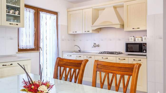 Prostran i klimatiziran apartman u Medulinu, WiFi, SAT-TV, 5