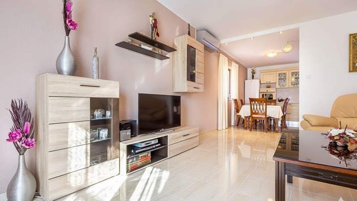 Prostran i klimatiziran apartman u Medulinu, WiFi, SAT-TV, 1