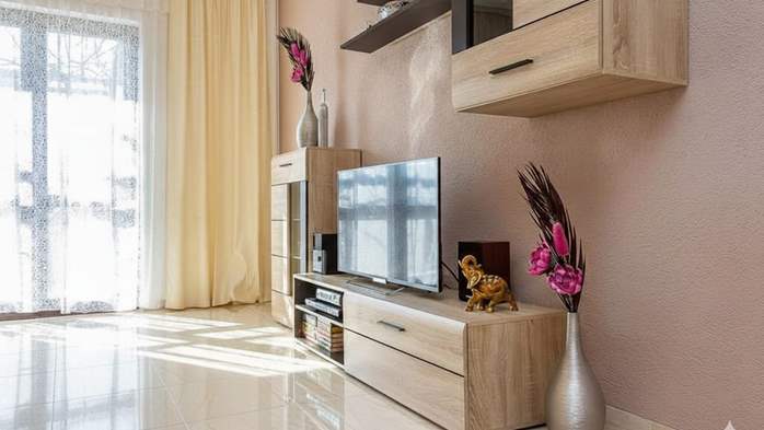 Prostran i klimatiziran apartman u Medulinu, WiFi, SAT-TV, 3