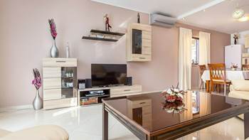 Prostran i klimatiziran apartman u Medulinu, WiFi, SAT-TV, 2