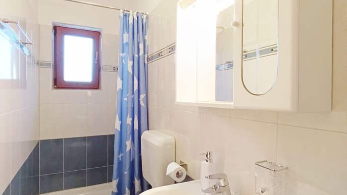 Prostran i klimatiziran apartman u Medulinu, WiFi, SAT-TV, 16