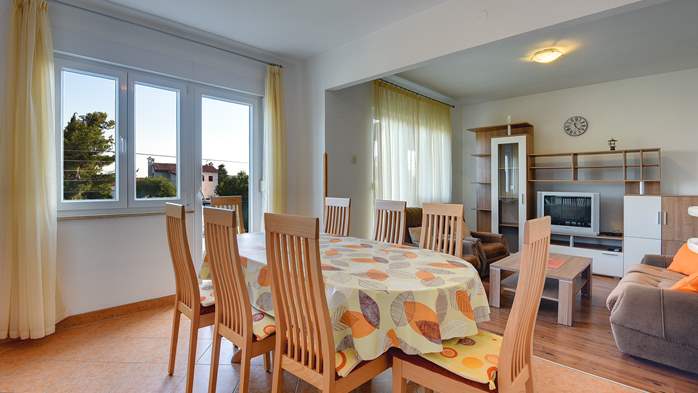 Comfortable, large apartment on 1st floor for 4-5 persons, WiFi, 3
