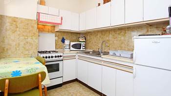 Spacious apartment with balcony,terrace and parking for 8 persons, 6