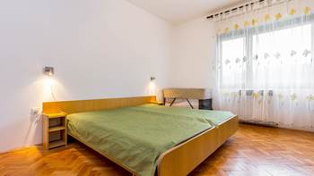 Spacious apartment with balcony,terrace and parking for 8 persons, 7