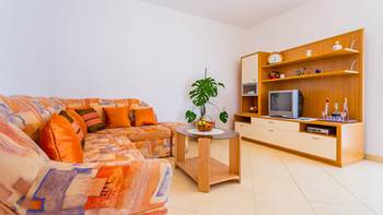 Spacious apartment for 5 persons with large private terrace, 6