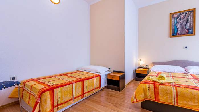 Schöne und einfache FeWo mit Balkon für 3 Personen, Klimaanlage, 7