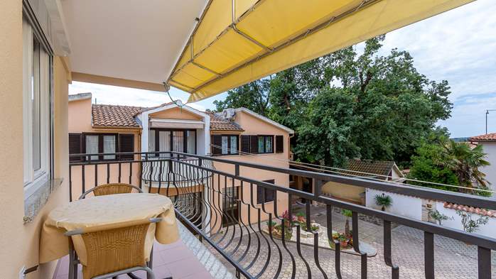 Schöne und einfache FeWo mit Balkon für 3 Personen, Klimaanlage, 4