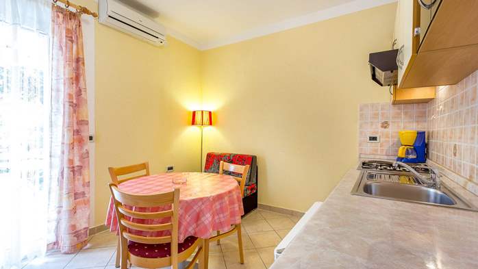Ground floor apartment with private terrace for 3 persons, WiFi, 1