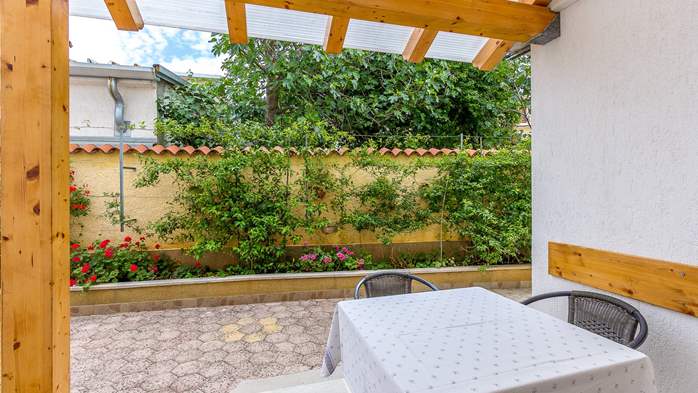 Apartment im Erdgeschoss mit eigener Terrasse für 3 Personen,WLAN, 8