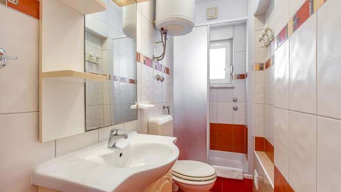 Apartment im Erdgeschoss mit eigener Terrasse für 3 Personen,WLAN, 10