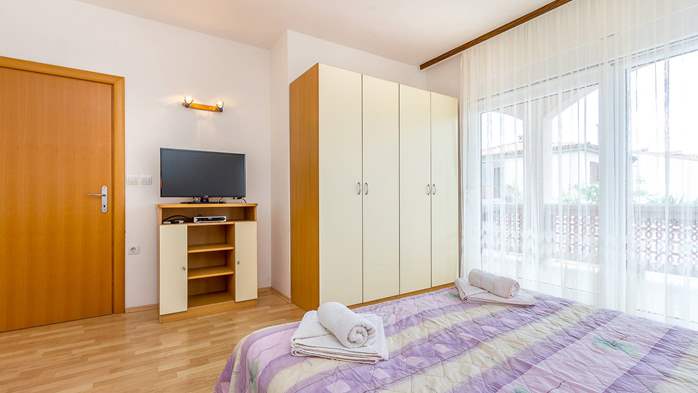 Große Wohnung für 6 Personen mit zwei Schlafzimmer, Terrasse,WLAN, 10