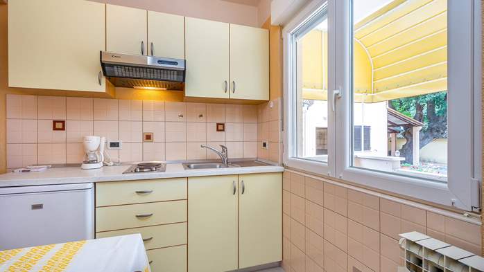 Kleine FeWo mit Terrasse für drei, Schlafzimmer, WLAN, Parkplatz, 8