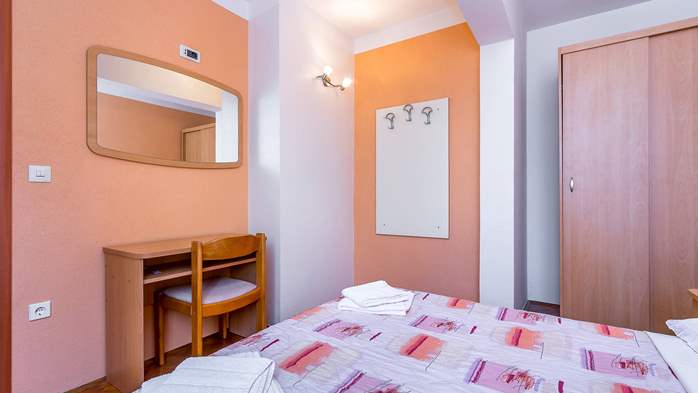 Kleine FeWo mit Terrasse für drei, Schlafzimmer, WLAN, Parkplatz, 12