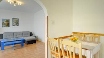 Comfortable and spacious apartment for 5 persons in Medulin, WiFi, 5