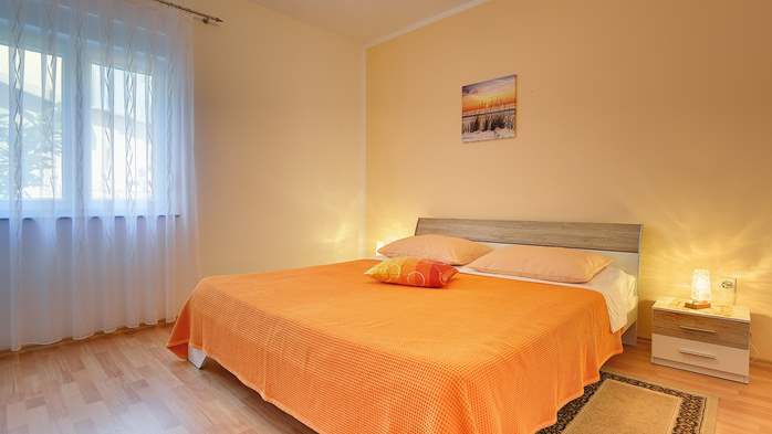 Comfortable and spacious apartment for 5 persons in Medulin, WiFi, 8