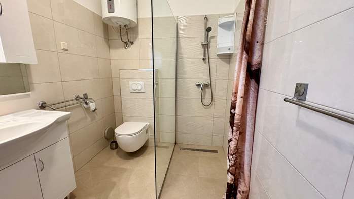 Komfortable und geräumige Wohnung für 4 Personen in Medulin, WiFi, 9