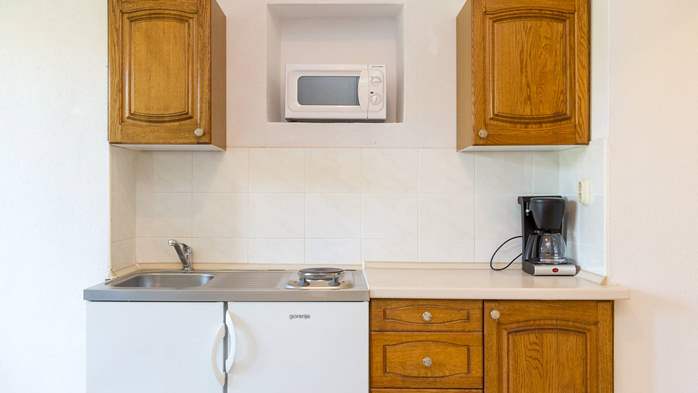 Ein-Zimmer-Wohnung für 3 Personen mit Gemeinschaftspool, WLAN, 4