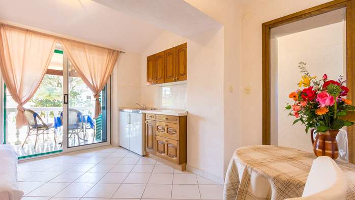 Apartment mit Gemeinschaftspool, in ruhiger Lage für 3 Personen, 9