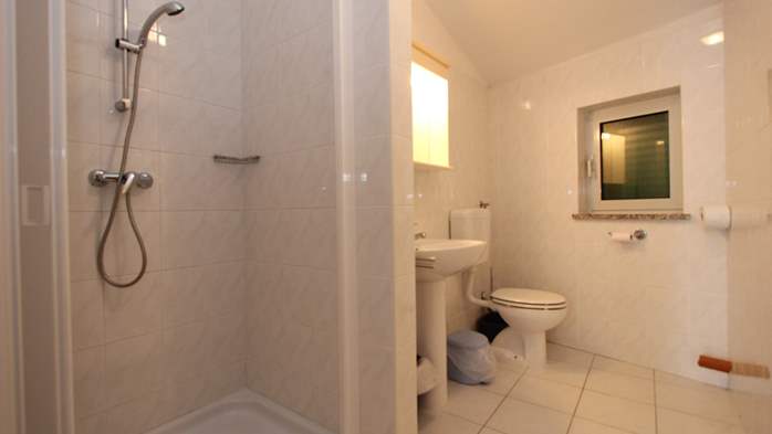 Apartment für 4 Personen, eigener Balkon, WLAN, Gemeinschaftspool, 7