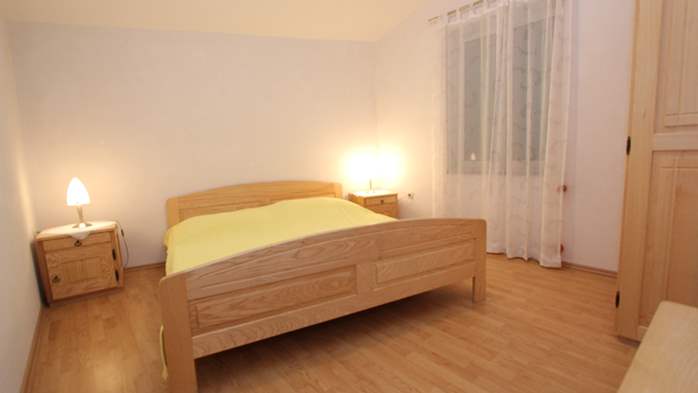 Apartment für 4 Personen, eigener Balkon, WLAN, Gemeinschaftspool, 10