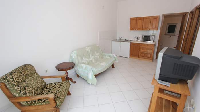 Apartment für 4 Personen, eigener Balkon, WLAN, Gemeinschaftspool, 5