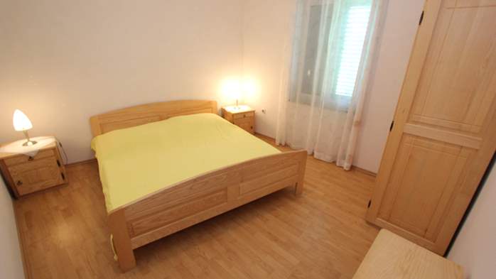 Apartment for 4 persons, private balcony, WiFi, shared pool, 8