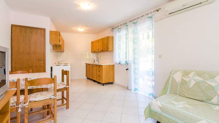 Wohnung im Erdgeschoss, Terrasse, mit Gemeinschaftspool, 7