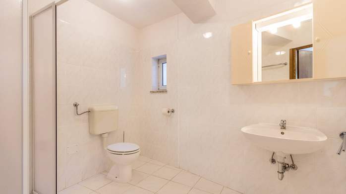 Wohnung im Erdgeschoss, Terrasse, mit Gemeinschaftspool, 6