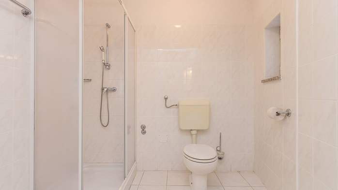 Wohnung im Erdgeschoss, Terrasse, mit Gemeinschaftspool, 8