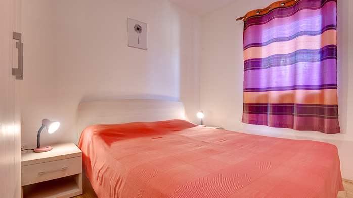 Angenehmes Apartment mit Doppelbett, eigenem Balkon, WLAN, 4