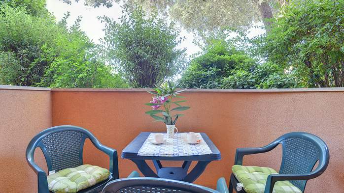 Schöne Wohnung mit Doppelbett, Schlafplatz auf der Couch, Balkon, 9