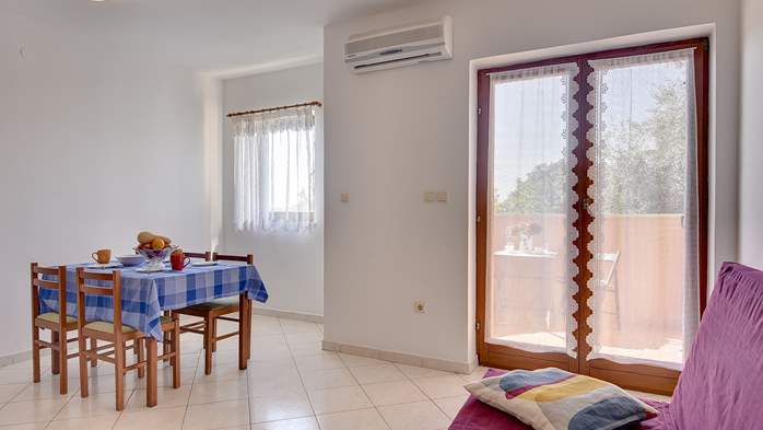 Simply apartment in Medulin with parking and WiFi for 3 persons, 5