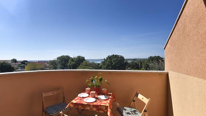 Charmante Wohnung mit einem Bett auf der Galerie und Meerblick, 15