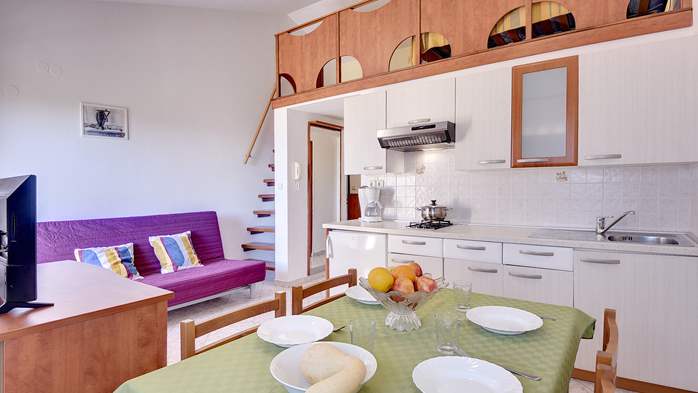 Charmante Wohnung mit einem Bett auf der Galerie und Meerblick, 1