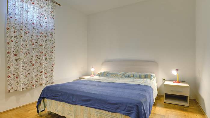 Erdgeschosswohnung für 3 Personen, private Terrasse und WLAN, 10