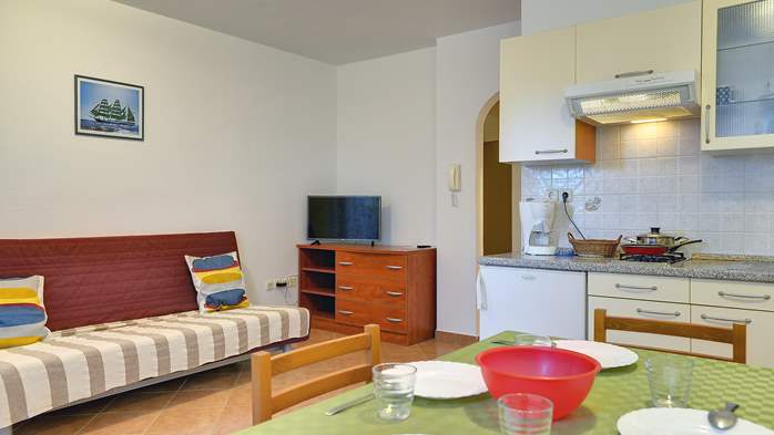 Erdgeschosswohnung für 3 Personen, private Terrasse und WLAN, 2