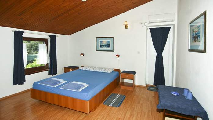 Lovely room with private balcony and sea view for two, parking, 1