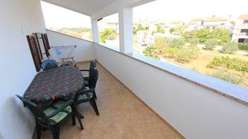 Two bedroom apartment, 100 m from the sea, 4 persons, SAT-TV, 11