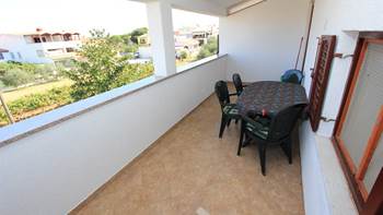 Two bedroom apartment, 100 m from the sea, 4 persons, SAT-TV, 12