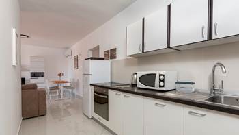 Sweet and lovely apartment with outdoor pool for 5 persons, 2