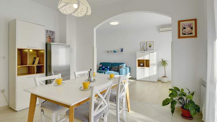 Two bedrooms in apartment for 4-5 persons with private terrace, 5
