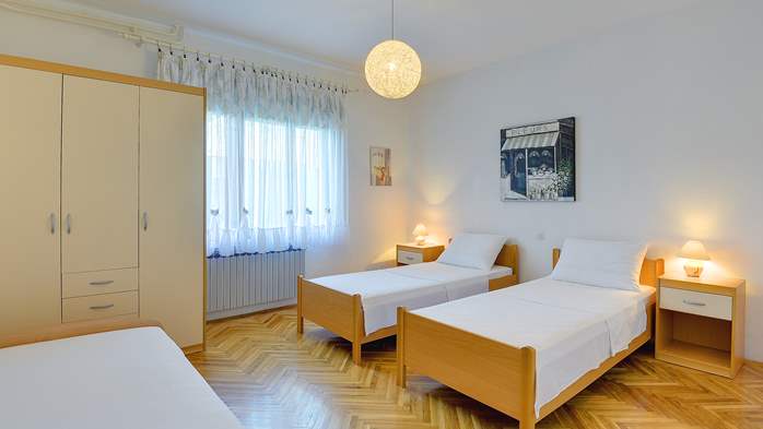 Two bedrooms in apartment for 4-5 persons with private terrace, 12