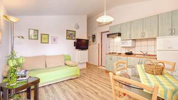 Comfortable apartment for 4 people in Pula,free WiFi, shared pool, 1
