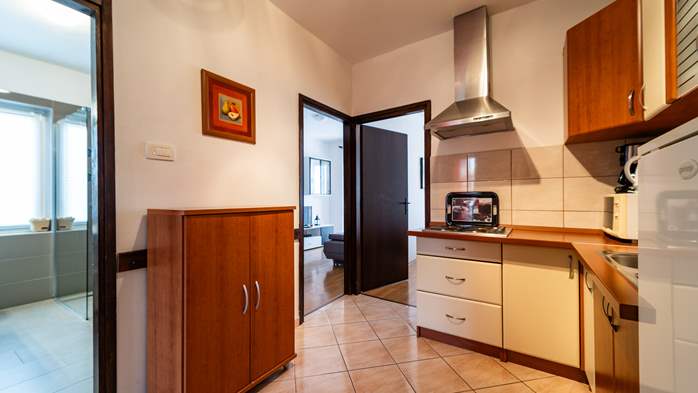 Apartman s dvije spavaće sobe uz zajednički vanjski bazen, 3