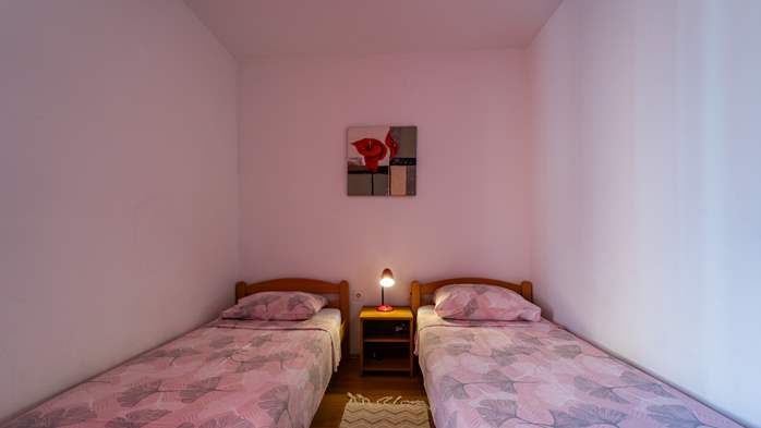 Apartman s dvije spavaće sobe uz zajednički vanjski bazen, 9