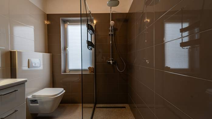 Apartman s dvije spavaće sobe uz zajednički vanjski bazen, 12