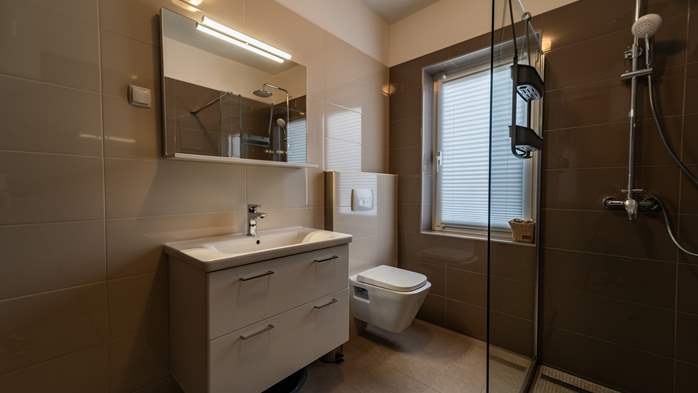 Apartman s dvije spavaće sobe uz zajednički vanjski bazen, 13