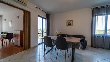 Apartment in ruhiger Lage mit Blick auf den gemeinsamen Außenpool, 3