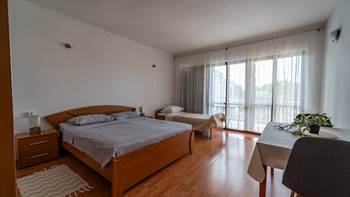 Apartment in ruhiger Lage mit Blick auf den gemeinsamen Außenpool, 6