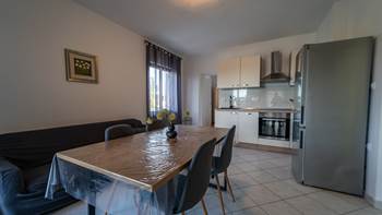 Apartment in ruhiger Lage mit Blick auf den gemeinsamen Außenpool, 4